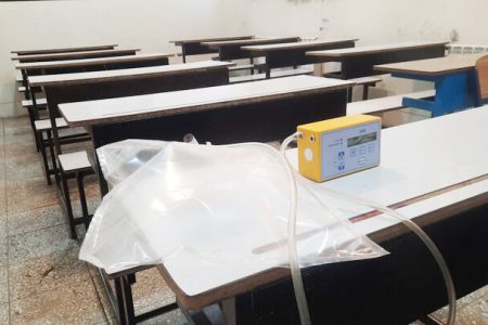 جمع آوری نمونه هوای محیط در مدارس قم با تجهیزات پیشرفته