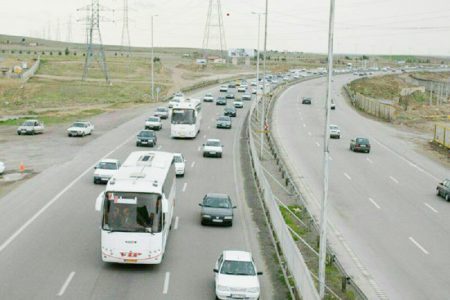 سالانه ۳۰۰ میلیون خودرو در راه‌های استان قم تردد می‌کنند